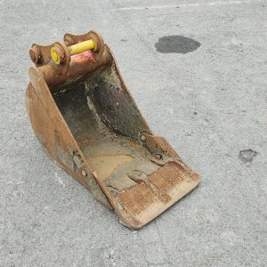 450mm Digging Bucket w/ 45mm Pins - Used - B927
