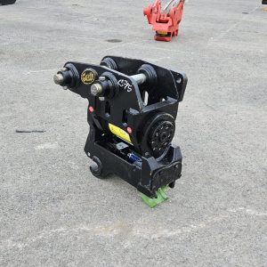 Tilting Quick Hitch w/ 45mm 3CX Pins - Unused - C575