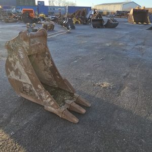 450mm Digging Bucket w/ 65mm Pins - Used - C666