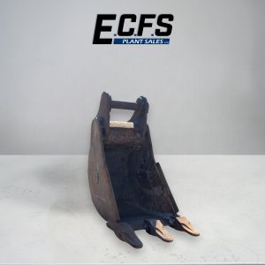 600mm Digging Bucket w/ 80mm Pins – Used – D37