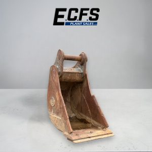 600mm Digging Bucket w/ 80mm Pins – Used – D74