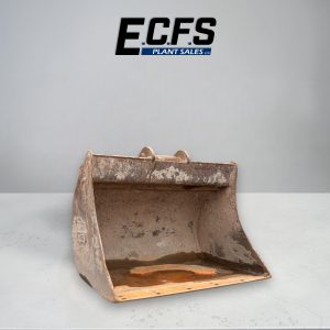 900mm Digging Bucket w/ 60mm Pins – Used – D83
