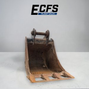 900mm Digging Bucket w/ 80mm Pins – Used – D137