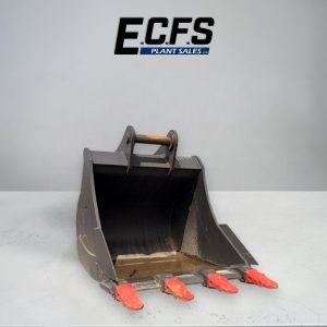 900mm Digging Bucket w/ 60mm Pins – Unused – D94