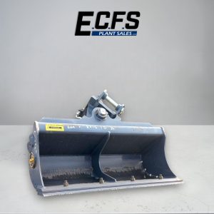 900mm Tilting Bucket w/ 30mm Pins - Unused - D312