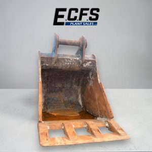900mm Digging Bucket w/ 80mm Pins – Used – D411
