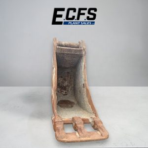 450mm Digging Bucket w/ 70mm Pins - Used - D415