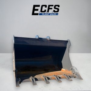 1050mm Digging Bucket w/ 50mm Pins – Unused – D425